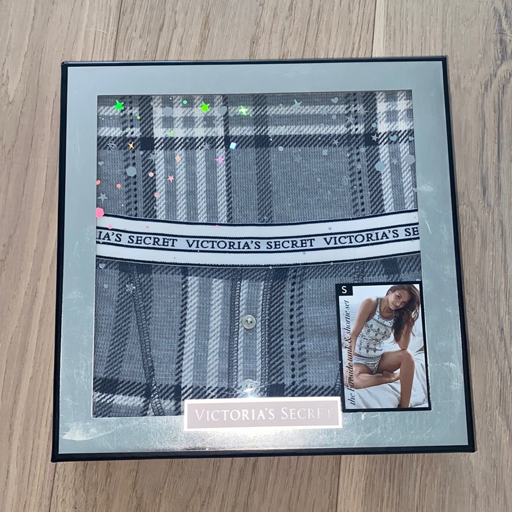 NWT Victoria's Secret pajamas Fireside Tank Top and Shorts Set Gray Small